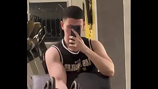 FUDENDO COM O COLEGA DA ACADEMIA